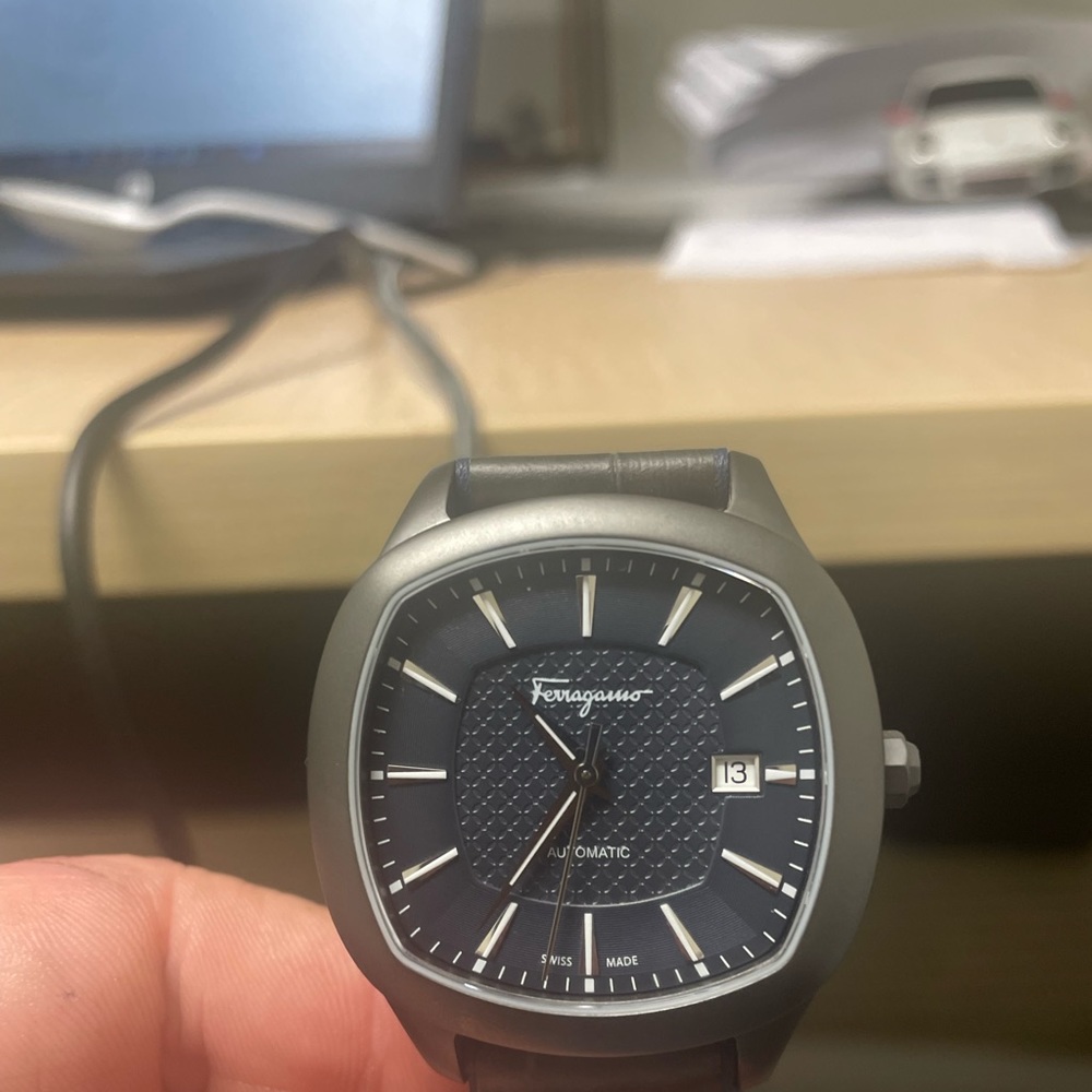 ⌚️Spectacular watch for sale. Barely worn. I have the box.
